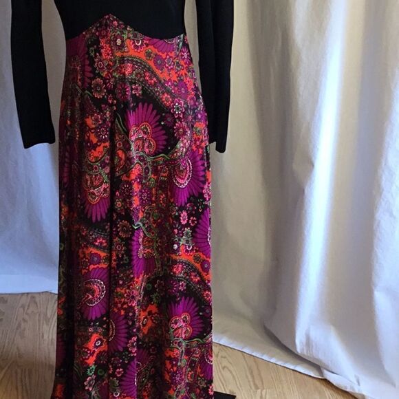 70’s vintage maxi with long sleeves 8 to 10 size? - Picture 4 of 7